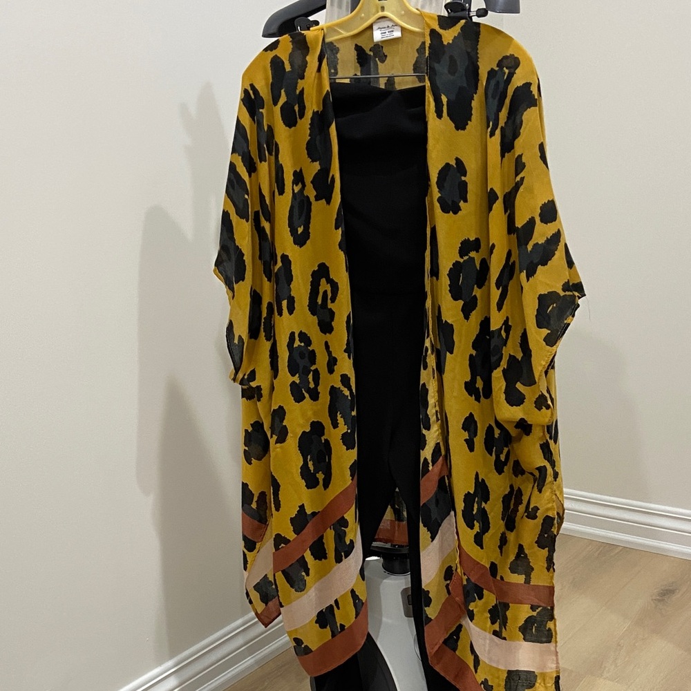 Anna & Ava Mustard and Black Patterned Kimono